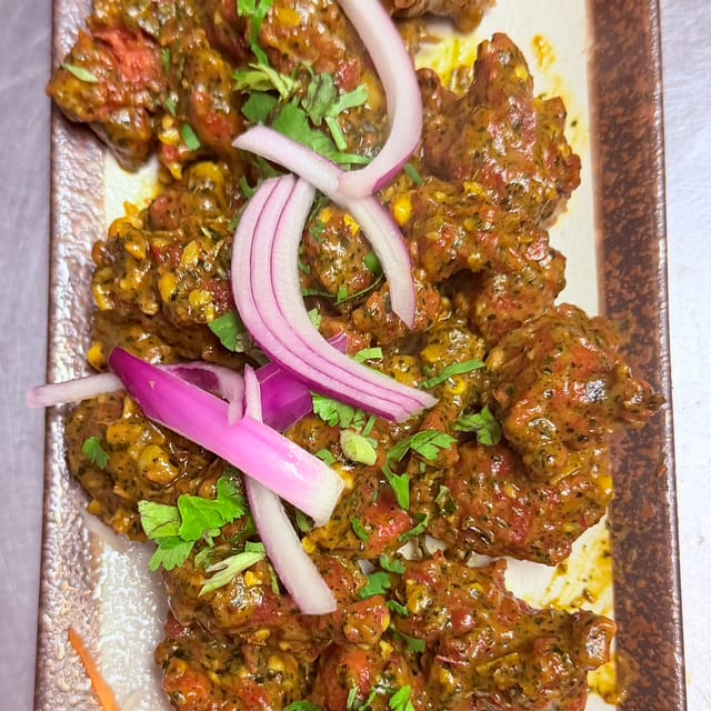 Karvepaku Chicken.